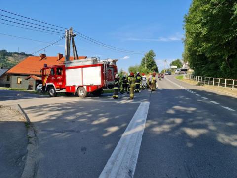 Groźny wypadek w Marcinkowicach. Motocyklista musiał wywrócić pojazd