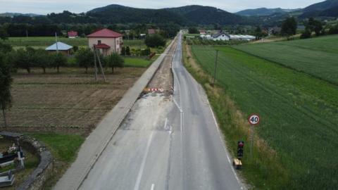 Ruszył remont drogi Łososina Dolna-Ujanowice-Młynne. Ile to potrwa?